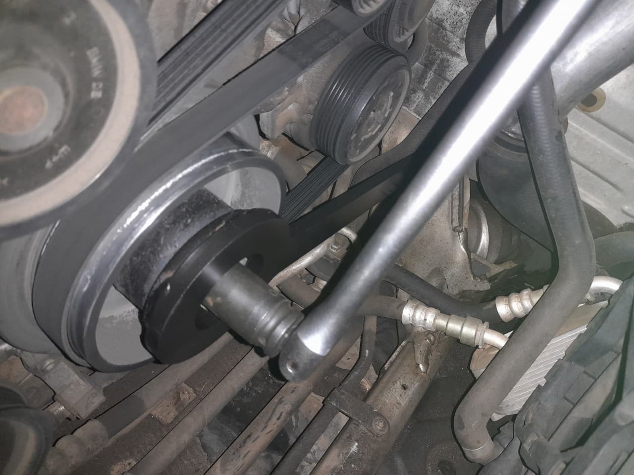 M47 E90 Crankshaft Vibration Pulley Special Removal Tool